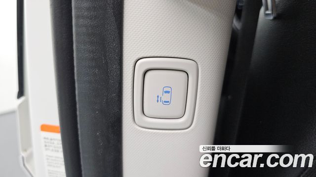 Hyundai Staria 2022 — photo 16