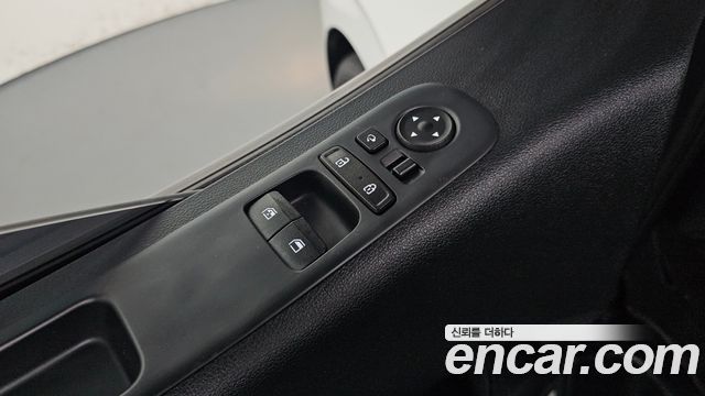 Hyundai Staria 2022 — photo 17