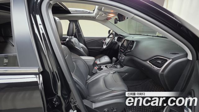 Jeep Cherokee 2021 — photo 13