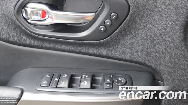 Jeep Cherokee 2021 — photo 18