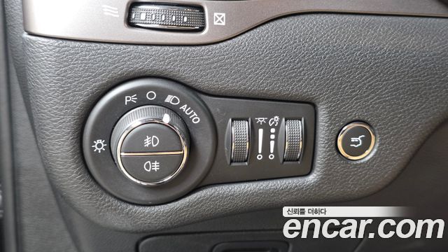 Jeep Cherokee 2021 — photo 19