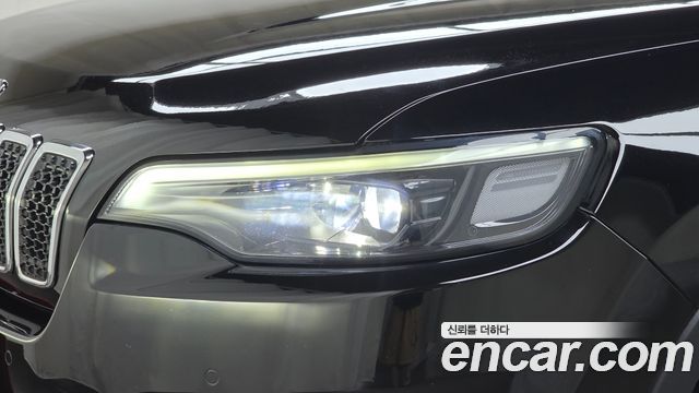 Jeep Cherokee 2021 — photo 8
