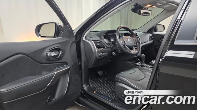 Jeep Cherokee 2021 — photo 16