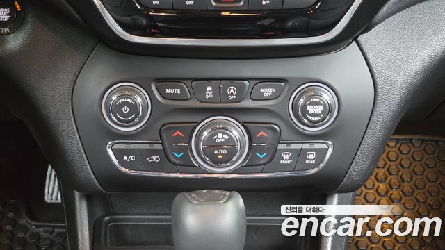 Jeep Cherokee 2021 — photo 28