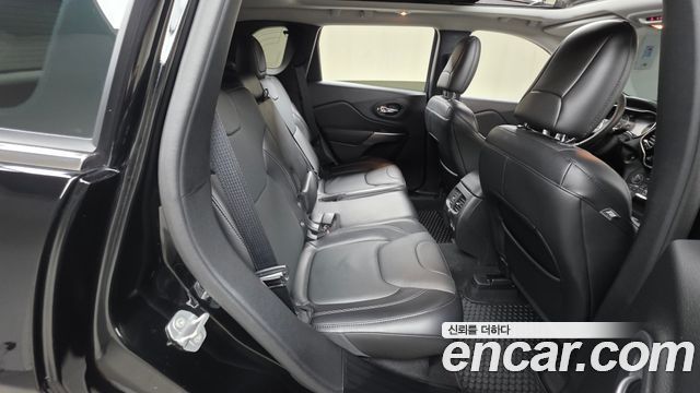 Jeep Cherokee 2021 — photo 32