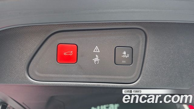 Peugeot 3008 2020 — photo 31