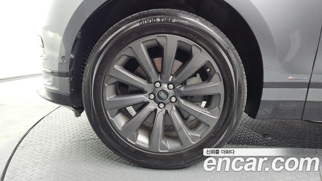 Land Rover Range Rover Velar 2018 — photo 5