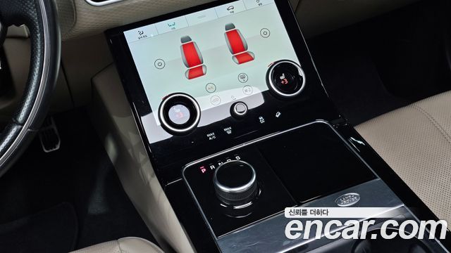 Land Rover Range Rover Velar 2018 — photo 12