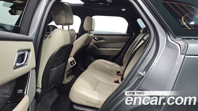 Land Rover Range Rover Velar 2018 — photo 18
