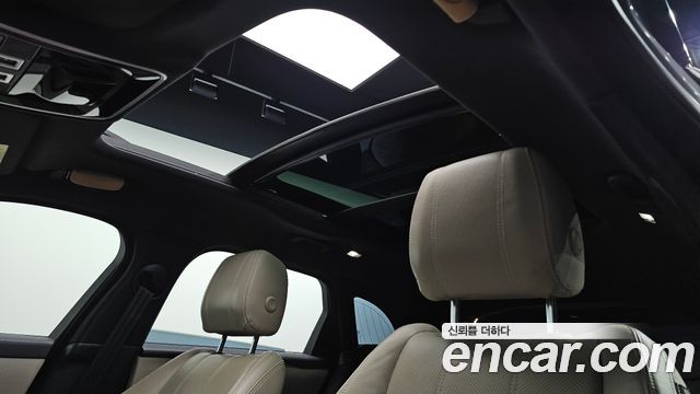 Land Rover Range Rover Velar 2018 — photo 23