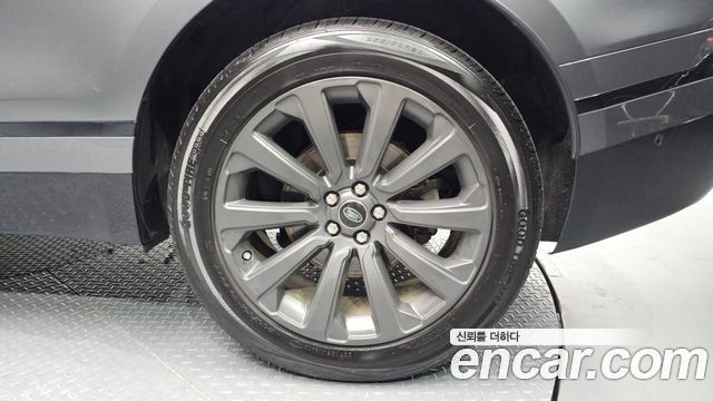 Land Rover Range Rover Velar 2018 — photo 7