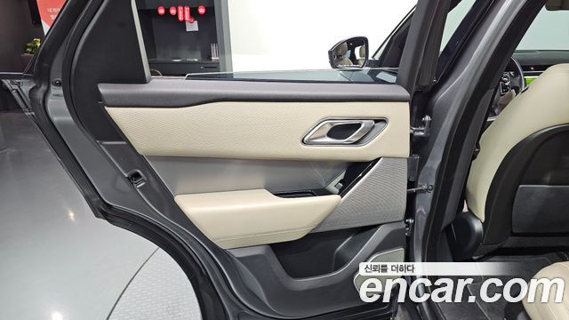 Land Rover Range Rover Velar 2018 — photo 15
