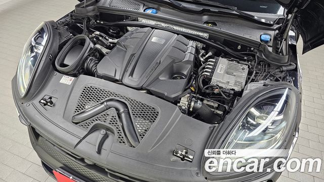 Porsche Macan 2023 — photo 6