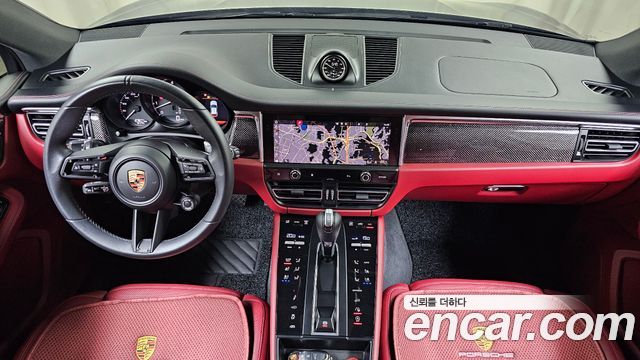 Porsche Macan 2023 — photo 10