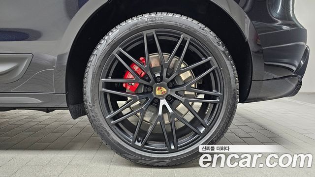 Porsche Macan 2023 — photo 7