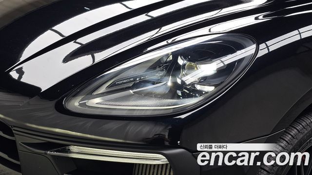 Porsche Macan 2023 — photo 8