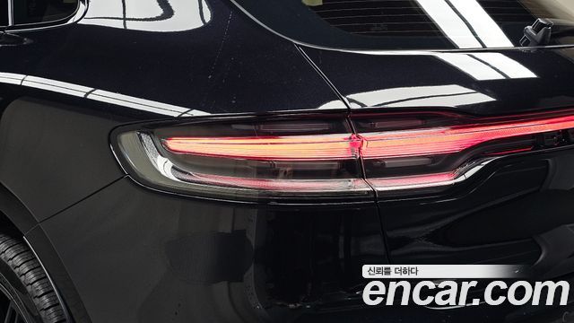Porsche Macan 2023 — photo 9