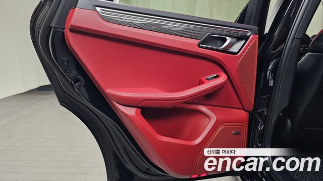 Porsche Macan 2023 — photo 15