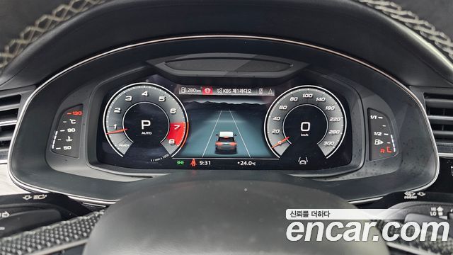 Audi SQ7 2025 — photo 11