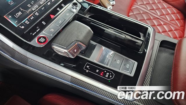 Audi SQ7 2025 — photo 12