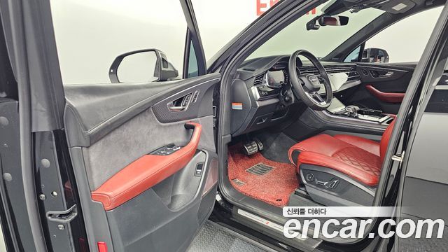 Audi SQ7 2025 — photo 13