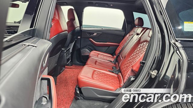 Audi SQ7 2025 — photo 17
