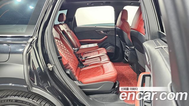 Audi SQ7 2025 — photo 18