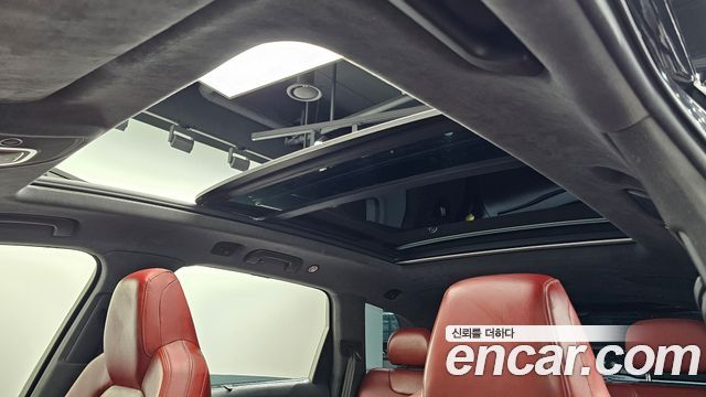 Audi SQ7 2025 — photo 23
