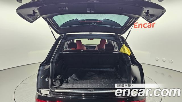 Audi SQ7 2025 — photo 24