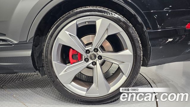 Audi SQ7 2025 — photo 7