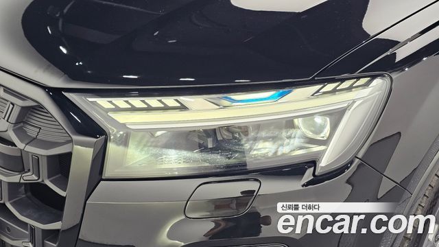 Audi SQ7 2025 — photo 8