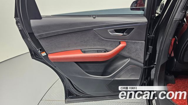 Audi SQ7 2025 — photo 15