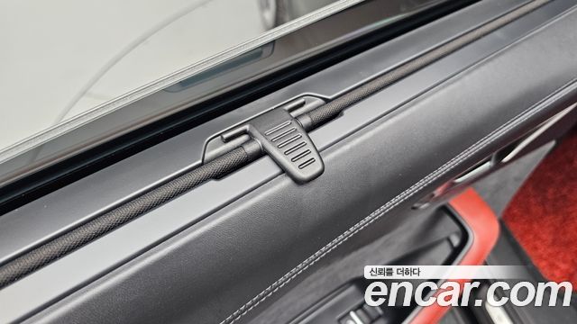Audi SQ7 2025 — photo 29