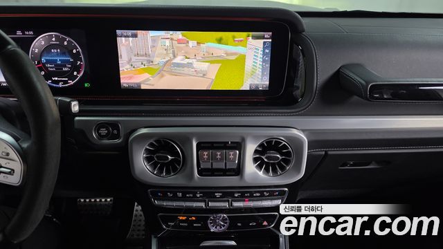 Mercedes-Benz G-Class 2022 — photo 13