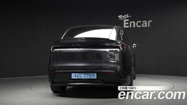 Tesla Model Y 2026 — photo 4