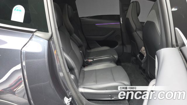 Tesla Model Y 2026 — photo 18