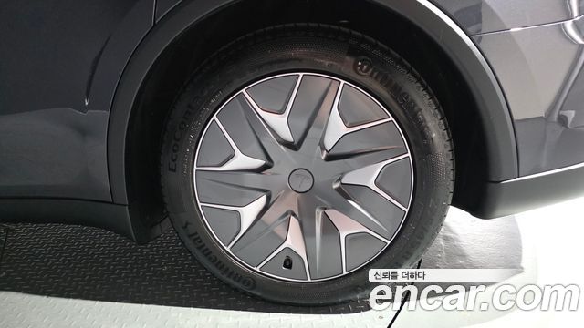 Tesla Model Y 2026 — photo 7
