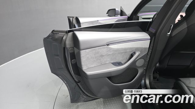 Tesla Model Y 2026 — photo 15