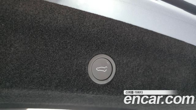 Tesla Model Y 2026 — photo 27