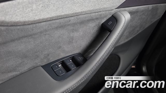Tesla Model Y 2026 — photo 29