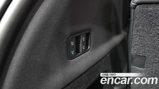 Tesla Model Y 2026 — photo 30