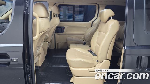Hyundai Starex 2011 — photo 12