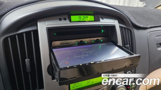 Hyundai Starex 2011 — photo 16
