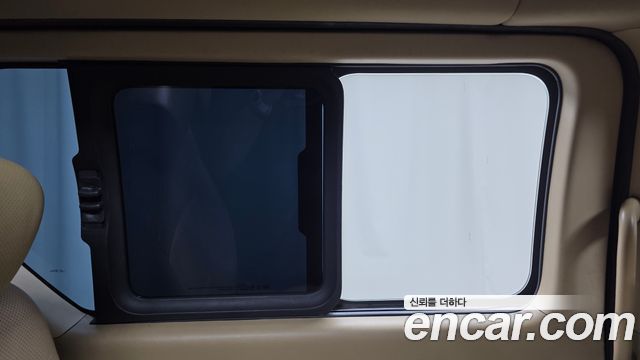 Hyundai Starex 2011 — photo 18