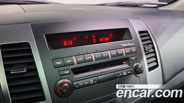 Mitsubishi Outlander 2009 — photo 15