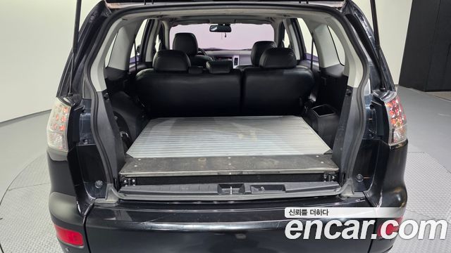 Mitsubishi Outlander 2009 — photo 20