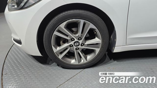 Hyundai AVANTE 2018 — photo 5