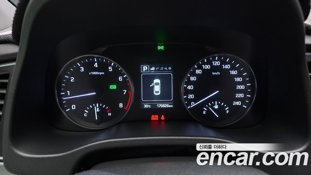Hyundai AVANTE 2018 — photo 8