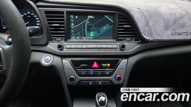Hyundai AVANTE 2018 — photo 14