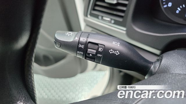 Hyundai AVANTE 2018 — photo 16